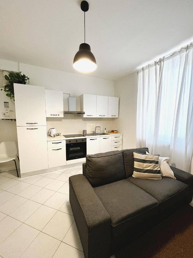 Daisy Homes #2 Monza Esterno foto
